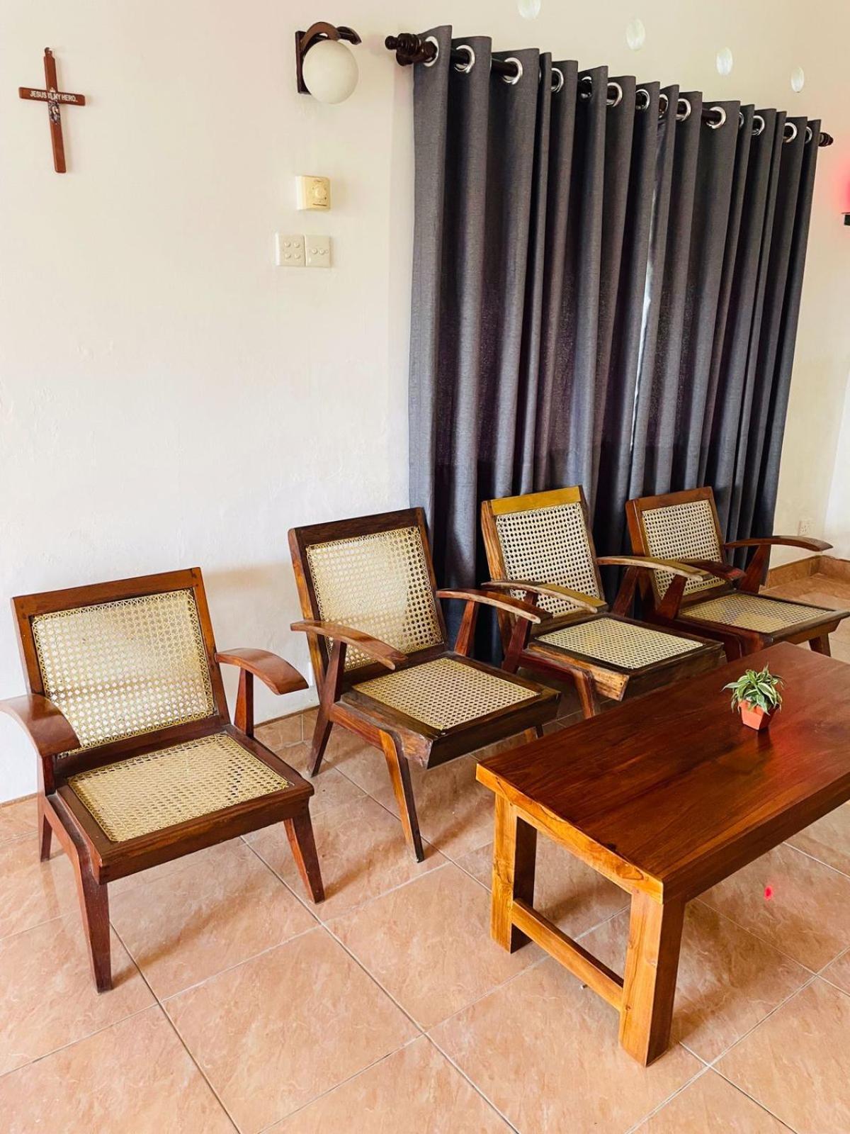 The Beez Hotel Negombo Luaran gambar