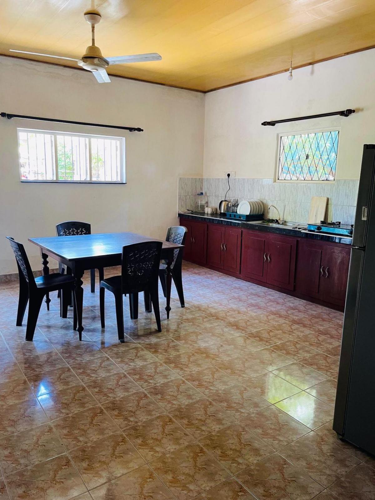 The Beez Hotel Negombo Luaran gambar