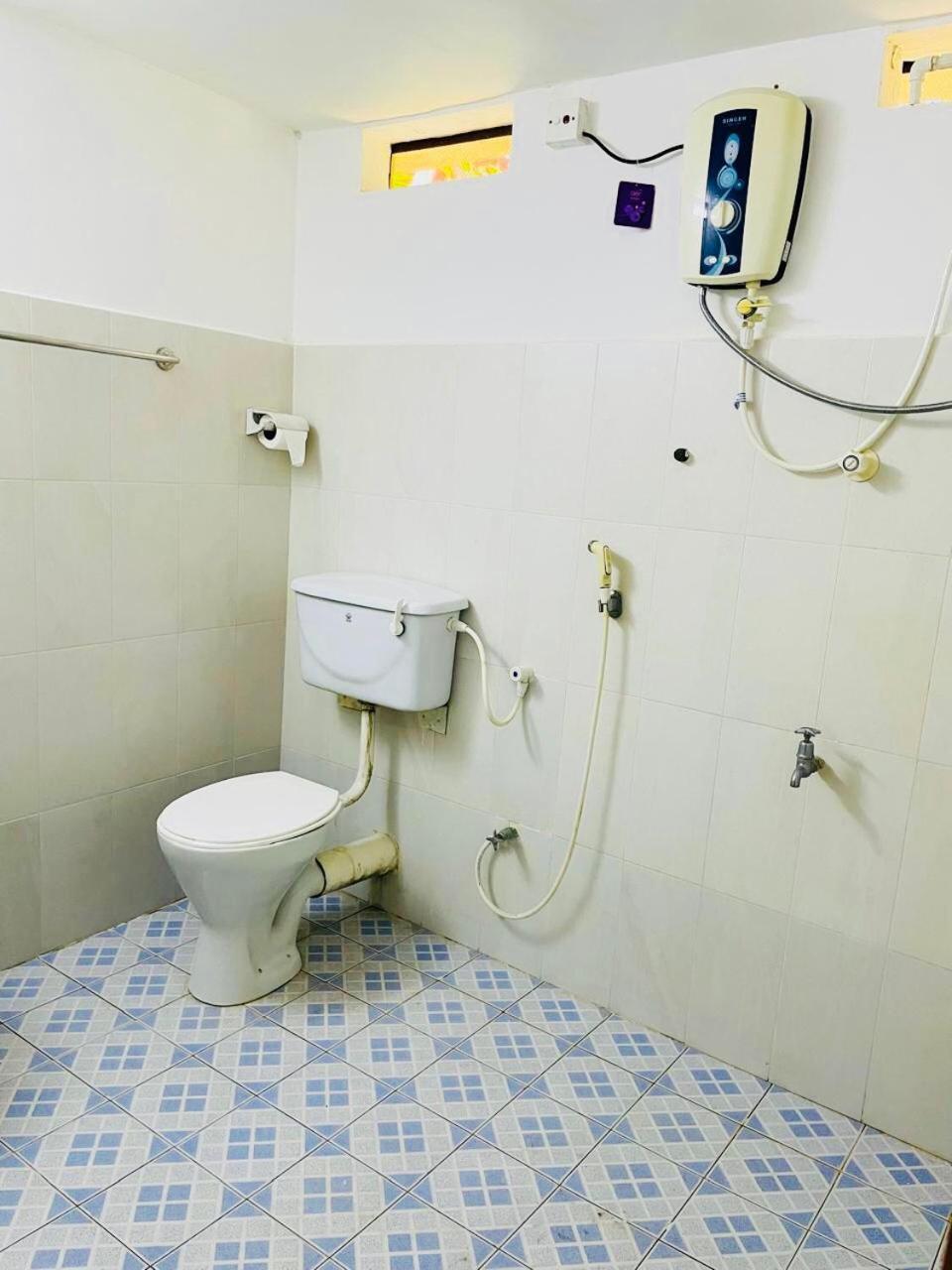 The Beez Hotel Negombo Luaran gambar