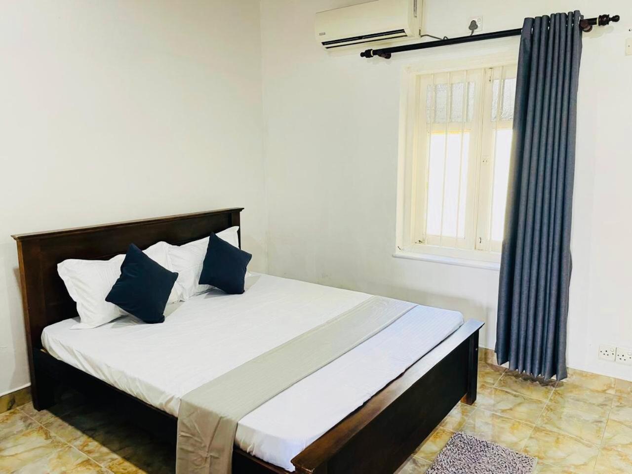 The Beez Hotel Negombo Luaran gambar