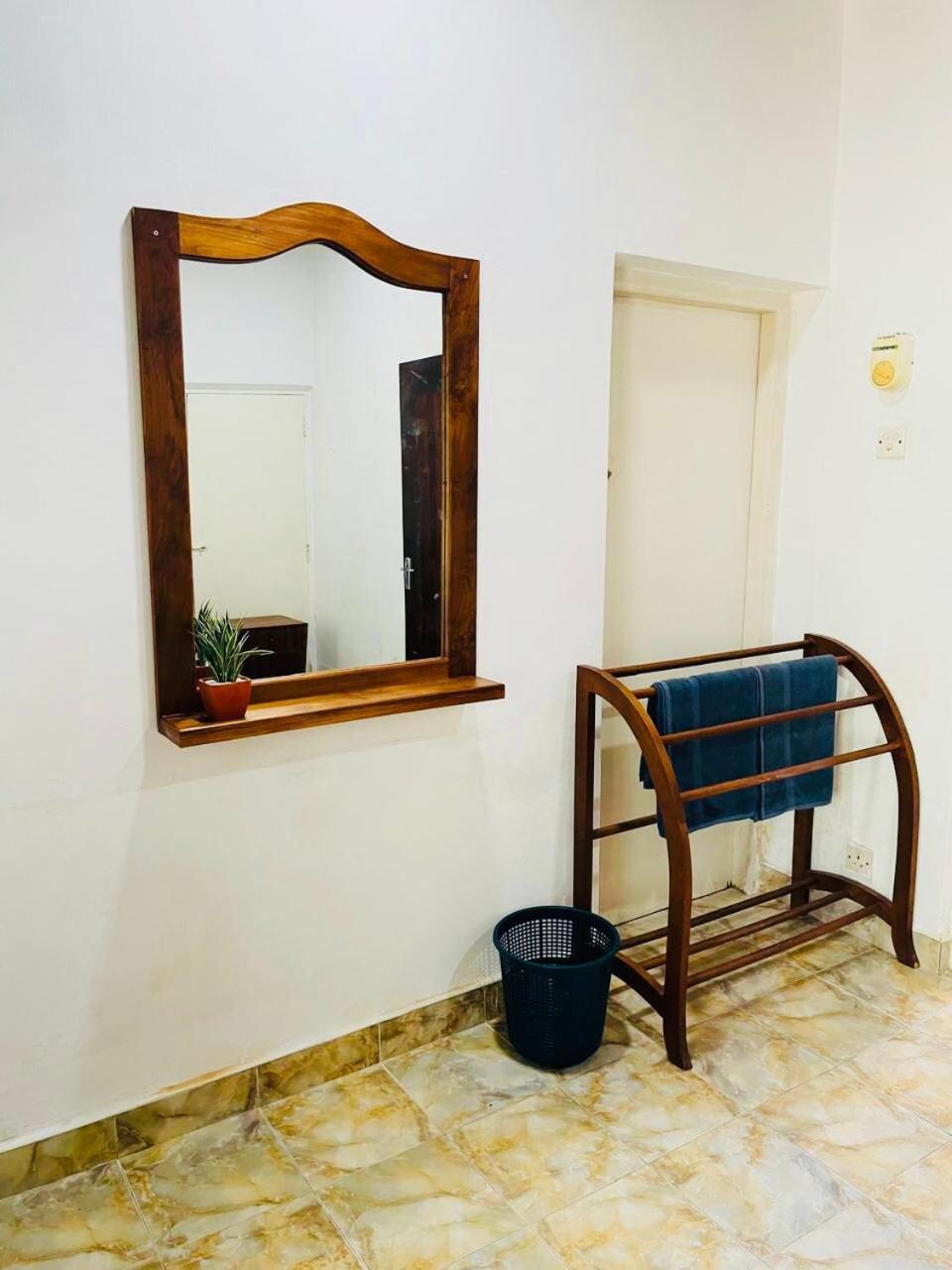 The Beez Hotel Negombo Luaran gambar