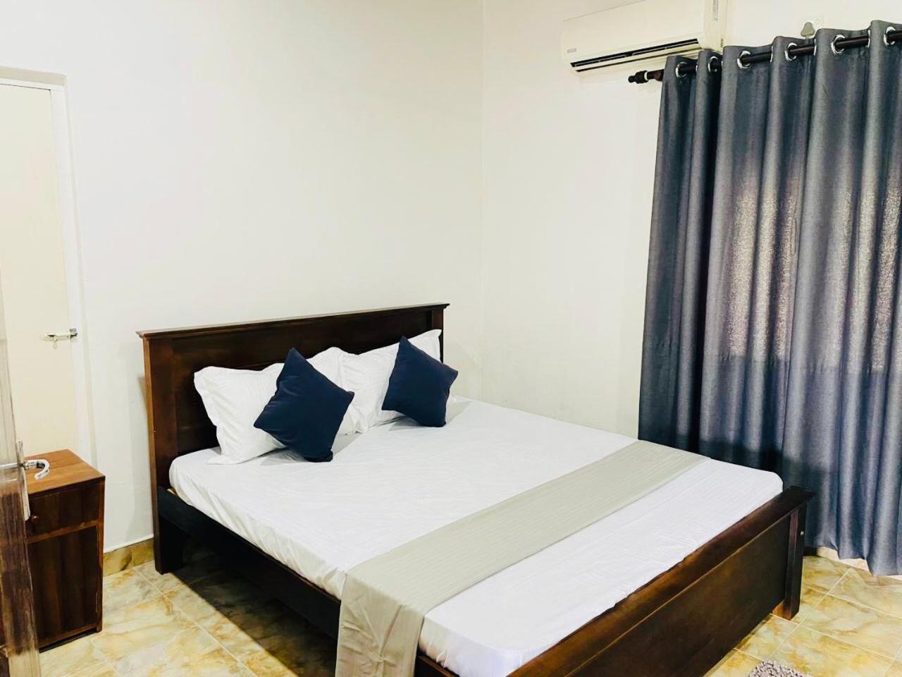 The Beez Hotel Negombo Luaran gambar