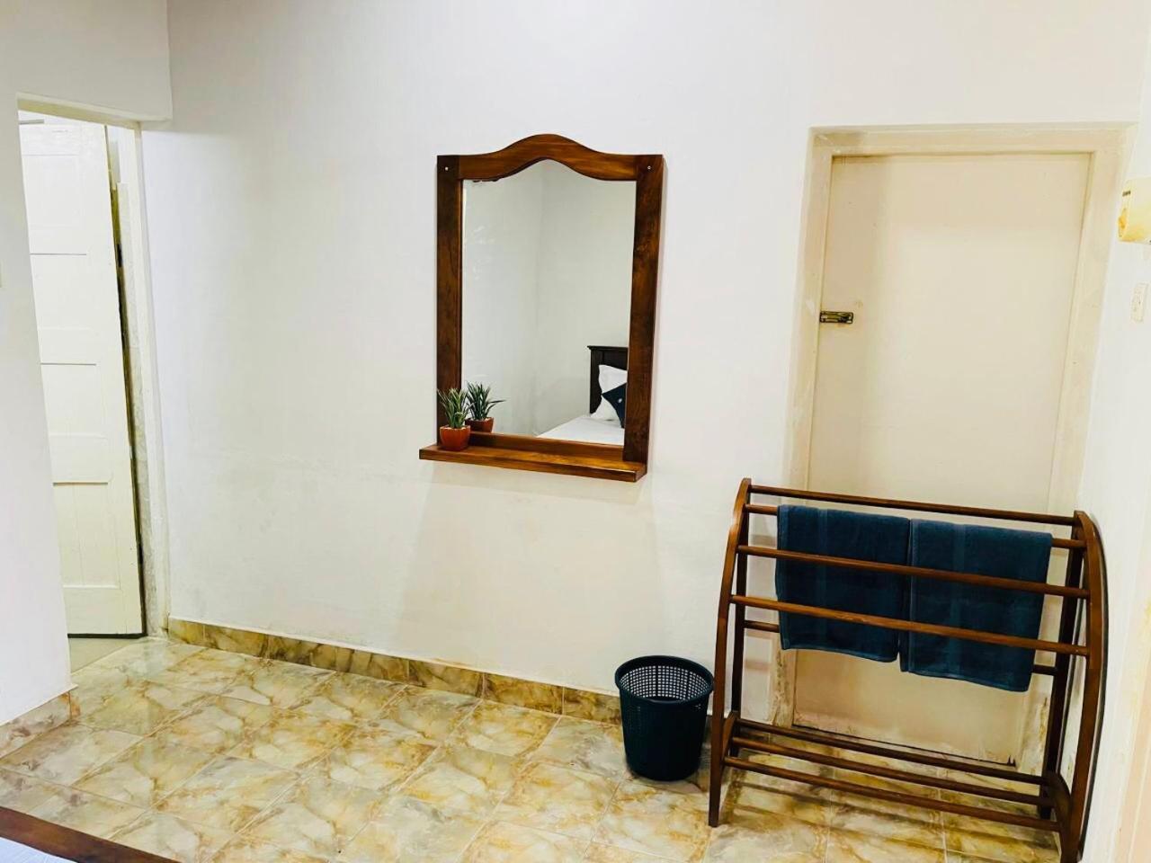 The Beez Hotel Negombo Luaran gambar